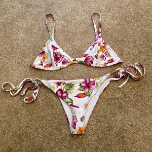 Frankie’s Bikinis Floral Top and Bottoms NWOT